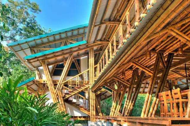越南竹长屋餐厅资料下载-很有个性的竹建筑