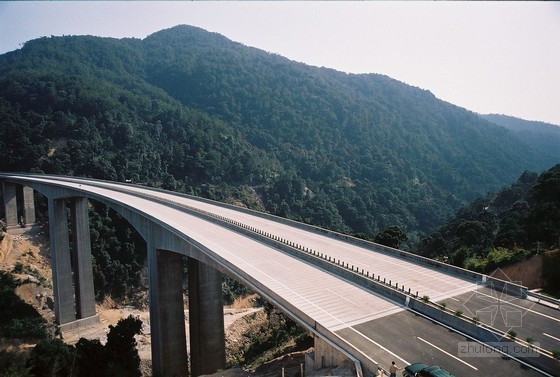 桥面温度监测资料下载-大跨度连续钢构桥梁施工组织设计全套资料432页（鲁班奖附工法质量汇报）