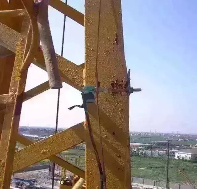 重大事故 | 3月20日马鞍山在建工地三台塔吊同时倒塌！！_9