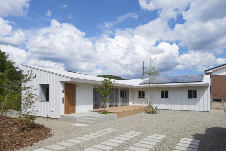 日本坡屋顶住宅资料下载-日本栋单层的住宅
