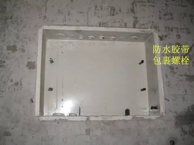 深圳照明配电箱资料下载-[图说] 照明配电箱(板)、成套配电盘柜安装做法