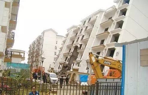 上海闵行居住资料下载-中国楼房为何频繁倒塌？耐久性至少50年怎么解释？