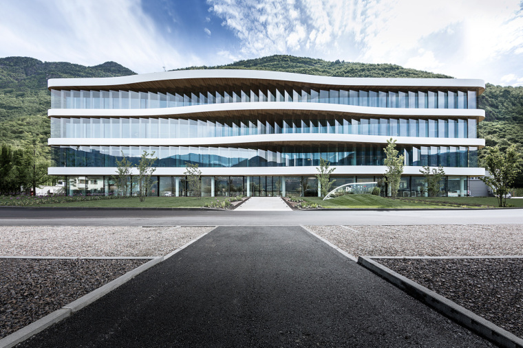 苹果公司总部建筑设计资料下载-意大利Dr.SchärAG公司总部