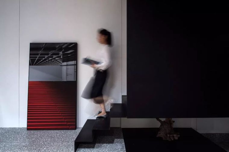 只有 72m² 的办公室，如何打造出惊艳的艺术气质！_11