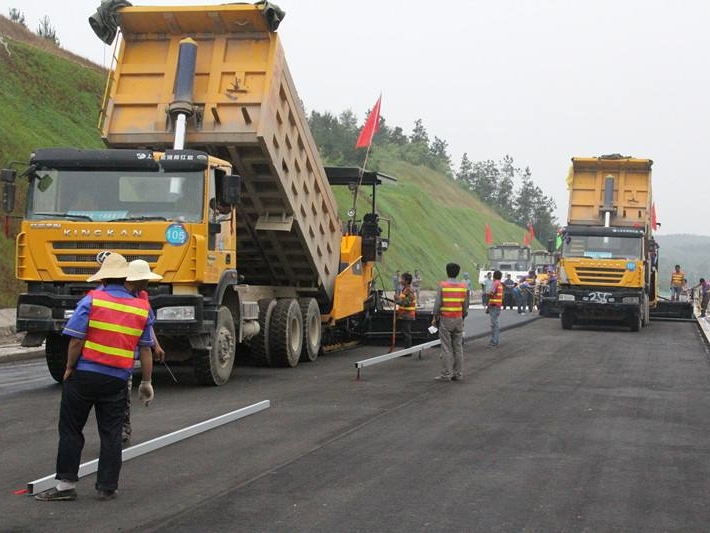 免振压水稳路面基层资料下载-市政道路路面基层施工方案（word，43页）