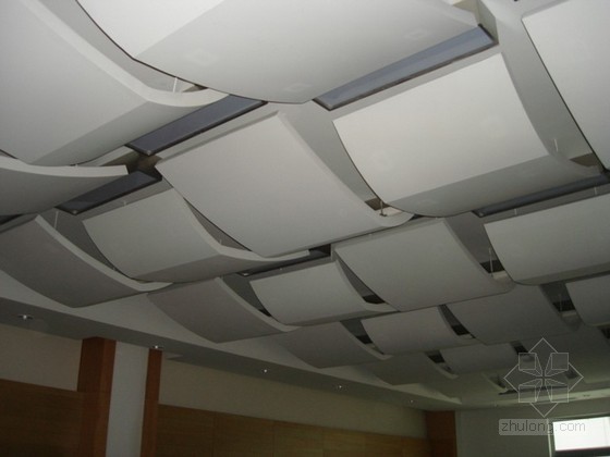 斜面石膏板吊顶资料下载-建筑装饰工程G.R.G玻璃纤维增强石膏板吊顶施工工法