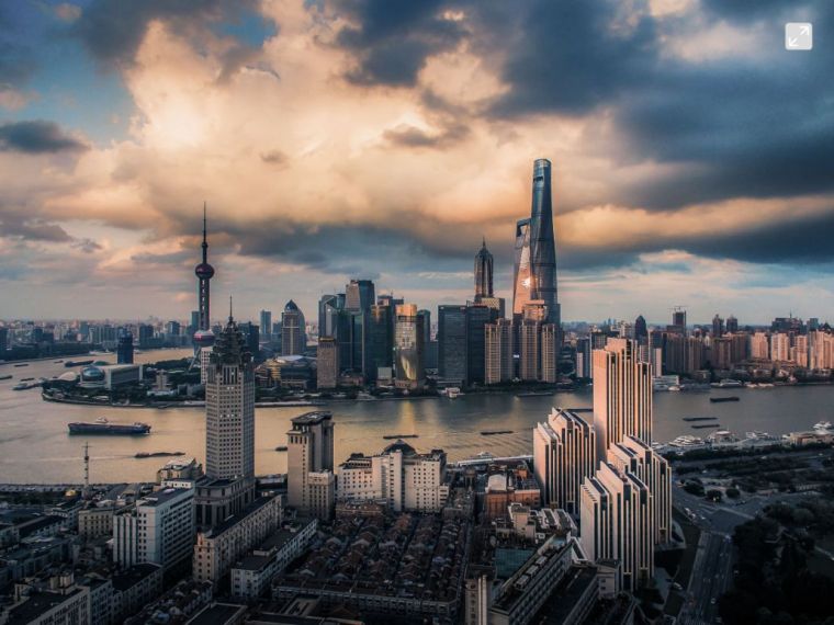 上海建工海外资料下载-一个摄影师带你一口气看遍上海5个SOHO景观