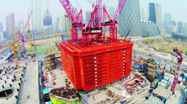 天津周大福金融中心核心筒资料下载-技术福利！一起看看中建那些个造楼“神技”！