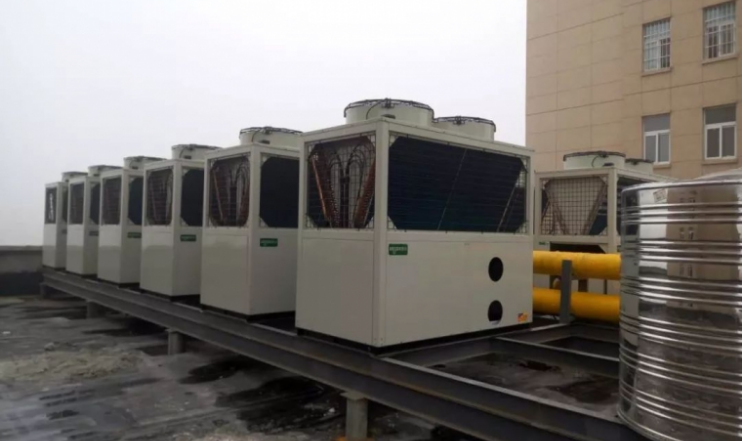空气源热泵储热水箱资料下载-空气源热泵系统施工时注意事项