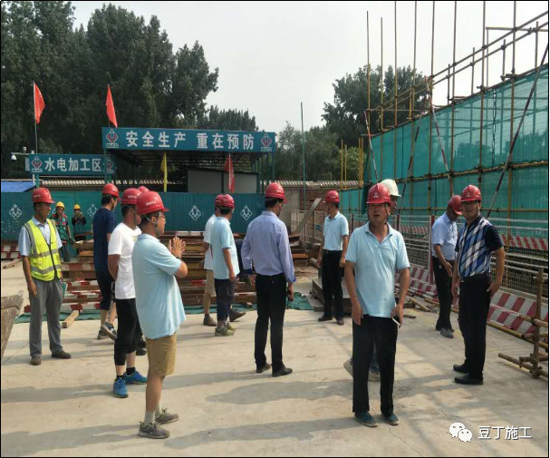 入场作业人员安全交底资料下载-施工现场管理怎么立规矩？这26条总结不收不行！