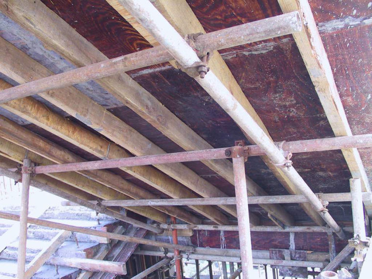 楼梯施工缝预留位置资料下载-钢筋混凝土与预应力混凝土工程施工工艺培训