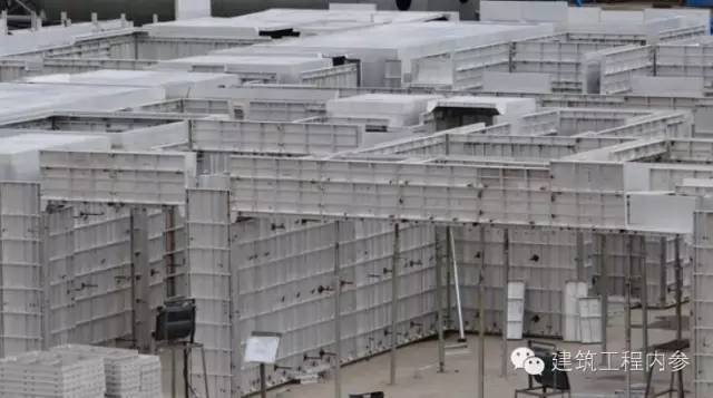 斜板支撑系统资料下载-建筑 铝合金 模板 施工技术