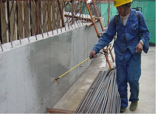 用膜混凝土养护资料下载-节水保湿养护膜养生水泥混凝土结构施工技术