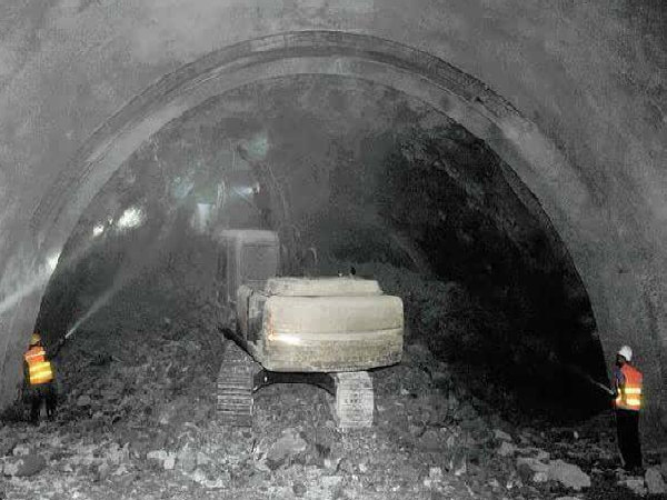 建筑工地安全危险源资料下载-瓦斯隧道危险源辨识与应急预案安全技术培训