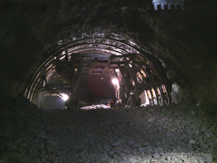 隧道二次衬砌施工视频资料下载-分离式隧道二次衬砌专项施工方案
