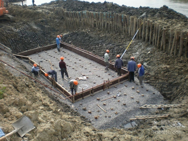 碎石桩工艺流程资料下载-14种桩基及地基处理工艺流程图，收藏！