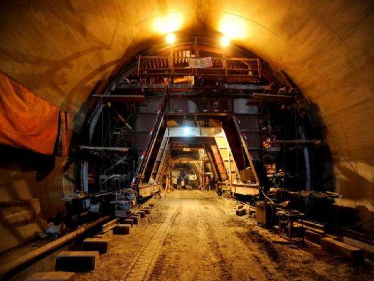 土石工程施工应急救援预案资料下载-隧道施工安全事故应急救援预案