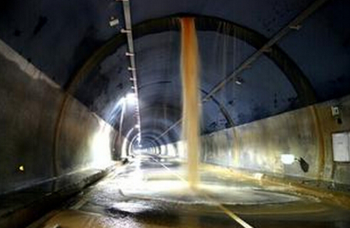隧道瓦斯爆炸事故原因资料下载-隧道衬砌渗漏水原因及处治对策