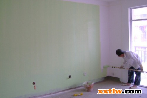墙面喷涂乳胶漆方案资料下载-“壁咚”前的准备工作——乳胶漆