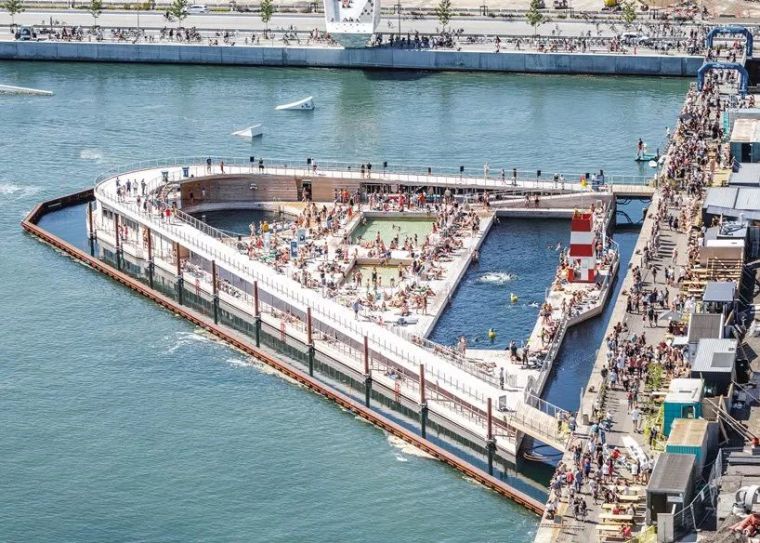 哥本哈根海港浴场资料下载-历时4年，BIG做的疯狂浴场终于开放，第一天就爆满！