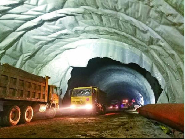 隧道施工坍塌事故分析资料下载-贵州织普高速隧道坍塌事故 被困7名工人全部遇难