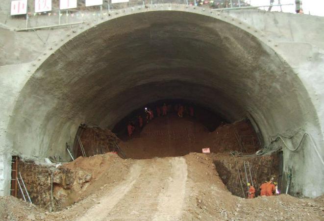 隧道电缆槽一次施工技术资料下载-隧道专项施工技术知识课件PPT（107页）