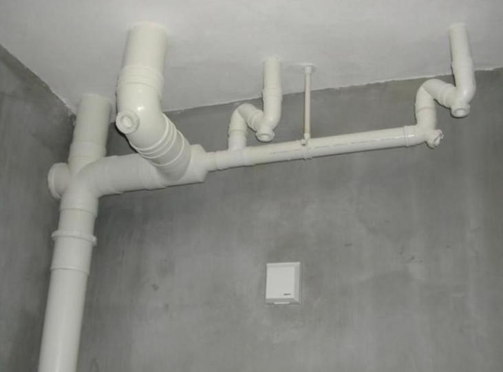 pvc排水立管距墙规范图片