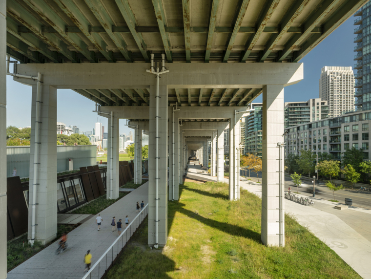 加拿大充满活力的复合公共空间-The_Bentway_02_NL