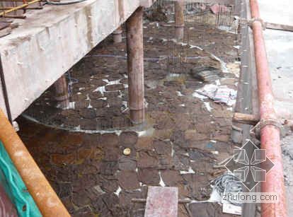 大体积混凝土QC成果报告资料下载-减少大体积混凝土施工裂缝的产生（QC）