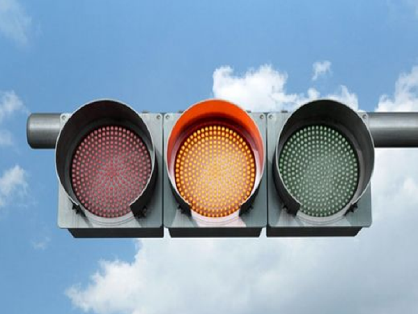 交通工程信号机资料下载-交通信号灯施工方案