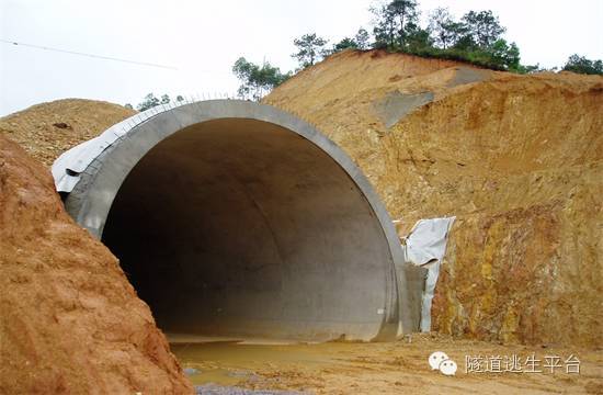 隧道设计培训课资料下载-隧道围岩的稳定性