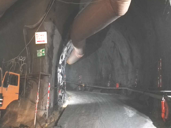 隧道建设管理ppt资料下载-[知名企业]铁路风险隧道施工安全管理PPT(75页)