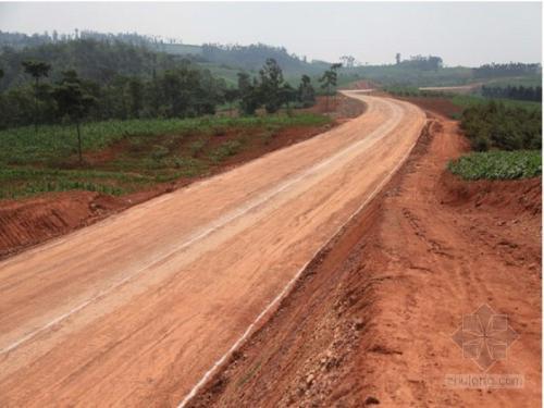 余泥运输与排放资料下载-泥结碎石路面工程施工组织设计（41页）