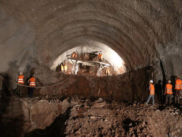开挖台架使用资料下载-隧道开挖初期支护应知的一般规定