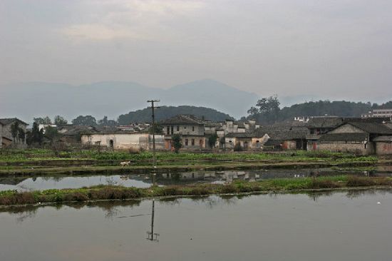 江西民居CAD资料下载-江西：天宝古村