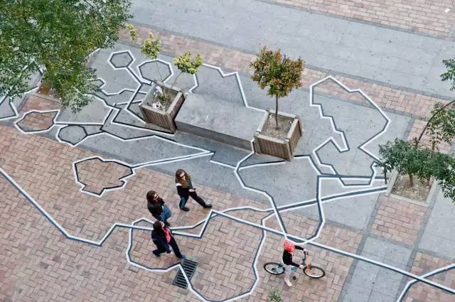 西班牙阿德拉咖啡亭资料下载-广场设计到底考验设计师什么？