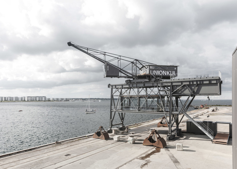 起重机照片资料下载-丹麦港口起重机改造的酒店