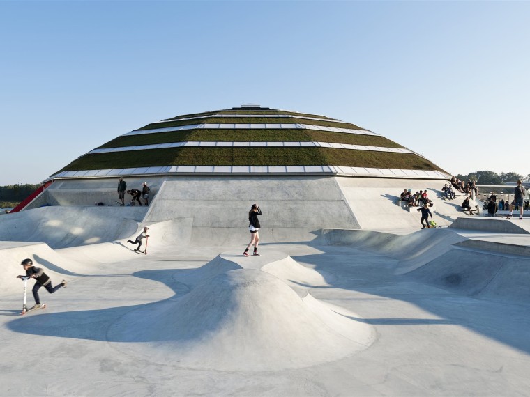 室内滑板公园资料下载-丹麦城市街道穹顶景观