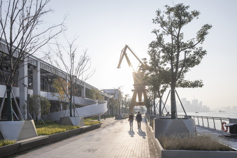 上海民生码头景观-008-huangpu-river-east-bund-riverfront-open-space-design-china-by-atelier-liu-yuyang-architects