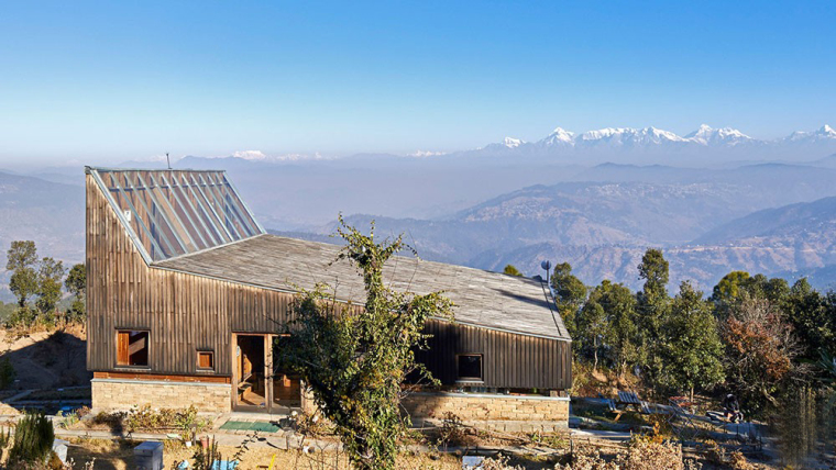 单层门式刚架结构带天窗资料下载-喜马拉雅山脚下的度假屋