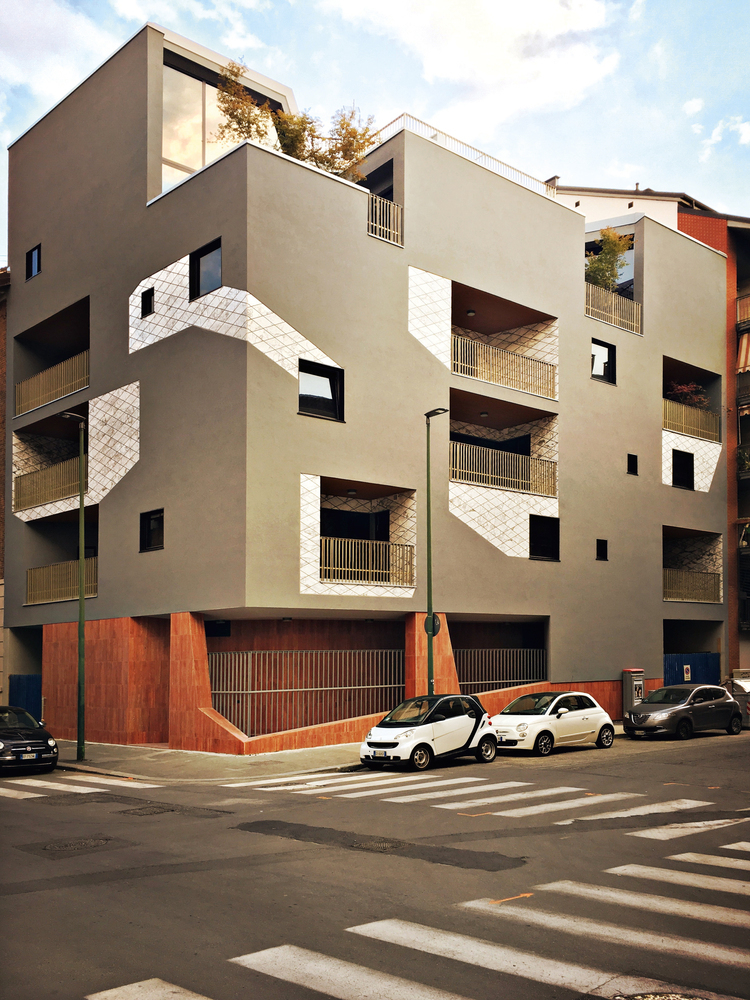 新建市中心综合区资料下载-意大利都市装饰住宅楼