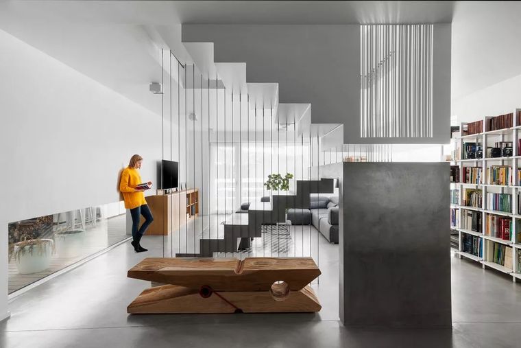 旧工厂变身Loft空间资料下载-趣味空间，设计师的Loft公寓设计