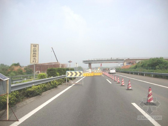 沥青路面与水泥路面相接资料下载-高速公路沥青路面施工指导84页（SBS改性沥青）