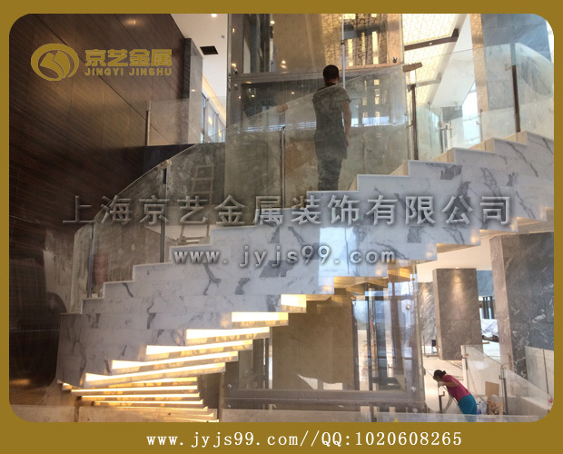 钢结构悬空楼梯资料下载-西安欧御大酒店 应用京艺大型钢结构楼梯