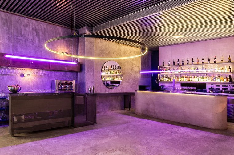 未来主义的美学公寓资料下载-CASAPLATA未来主义餐厅