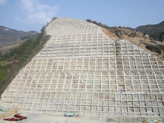 市政道路雨季专项施工方案资料下载-[重庆]市政道路路基高边坡专项施工方案43页（附CAD图）