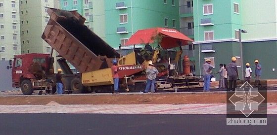 [国外]小区内市政道路实施性施工组织设计-沥青施工