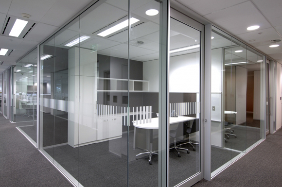办公室玻璃隔断项目资料下载-办公区玻璃隔断详图分享