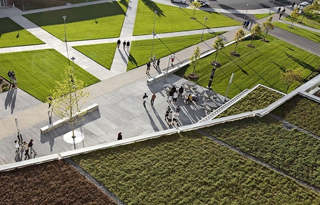 北方大学校园资料下载-塞勒姆州立大学 – 湿地走廊