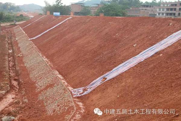 中建超牛的公路标准化施工工地，惹千人围观！_11